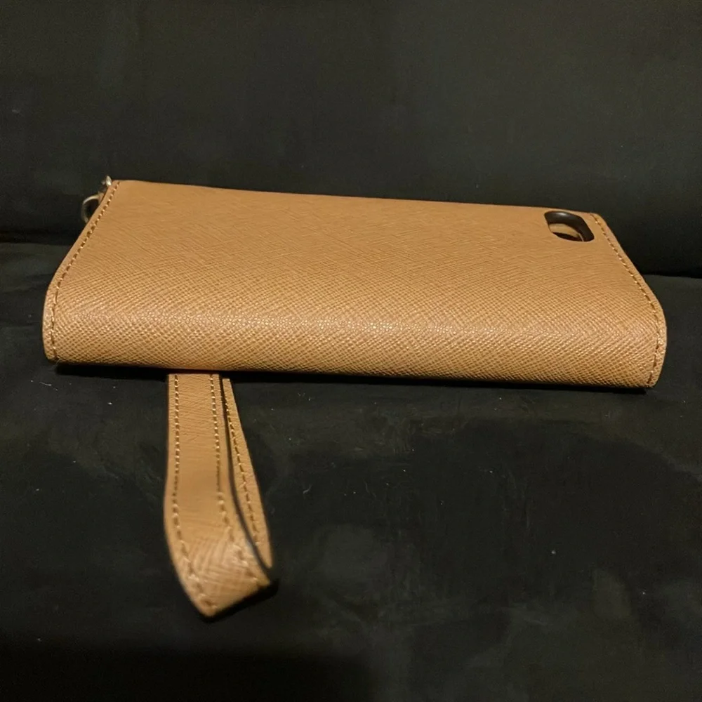 Michael Kors wristlet/phone case - Picture 8 of 17